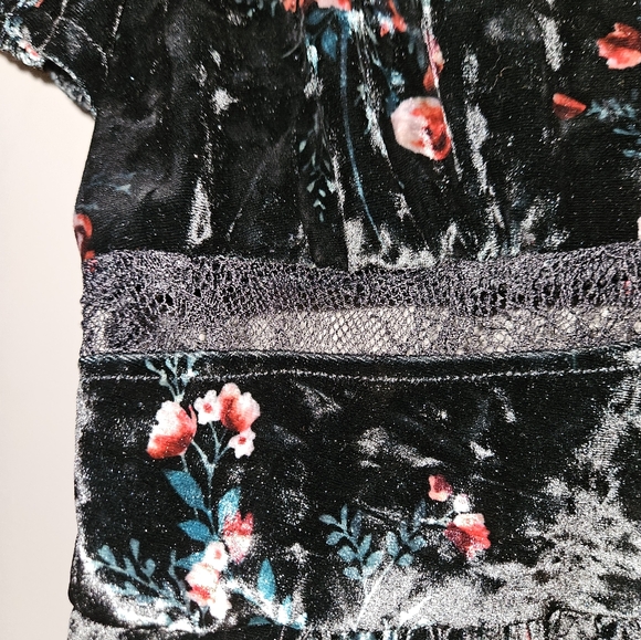 Taylor & Sage Dark Green Floral Lace Dress - Picture 2 of 7